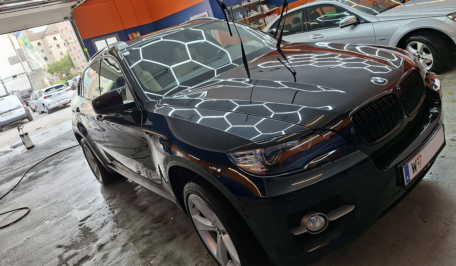 Auto nach der Reinigung - Makelloser Glanz